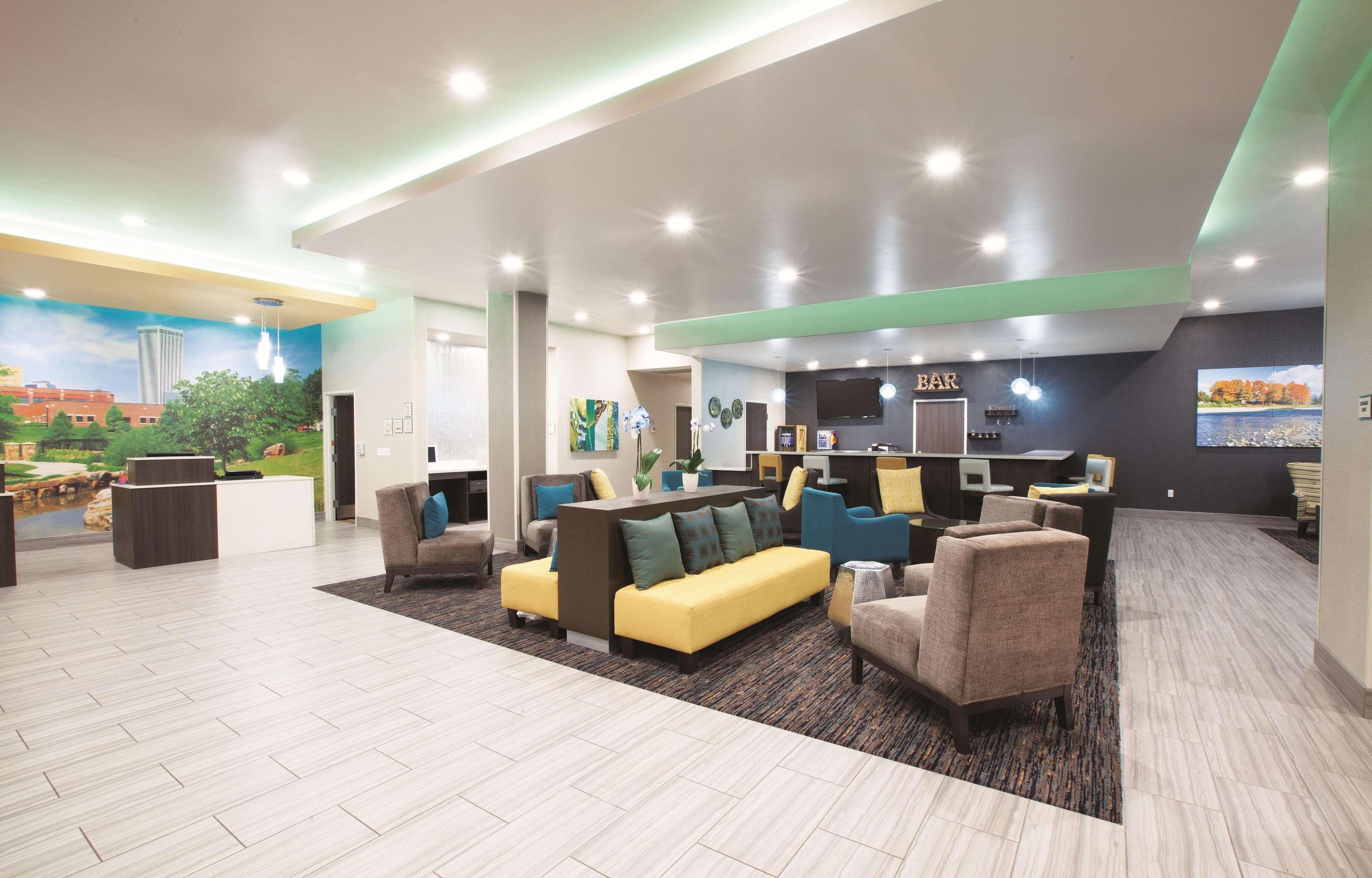 Готель La Quinta By Wyndham Tulsa Брокен-Ерров Екстер'єр фото
