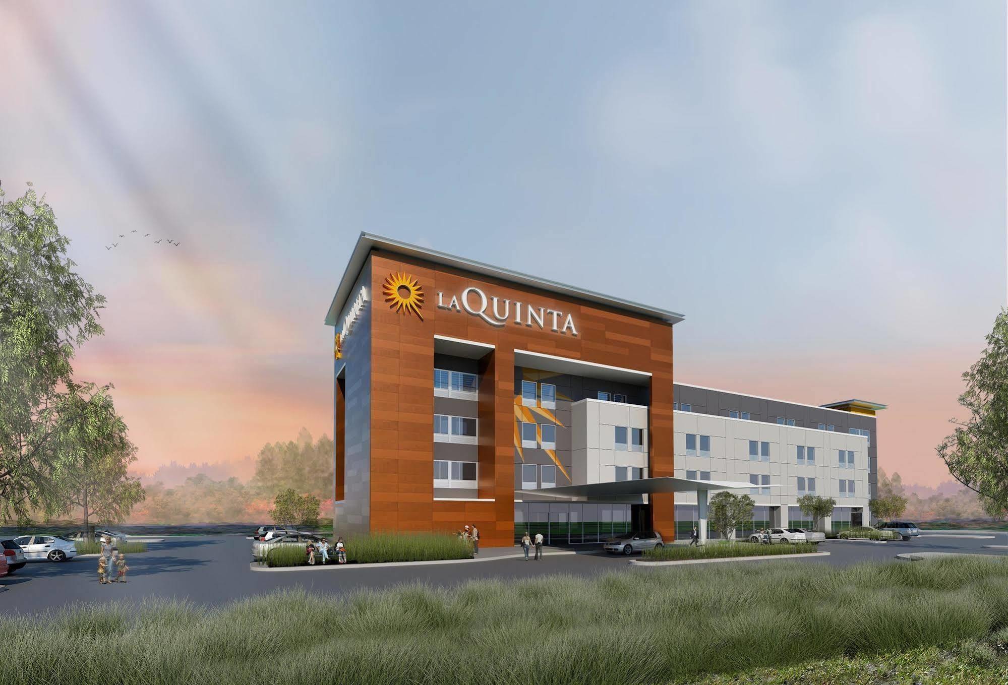 Готель La Quinta By Wyndham Tulsa Брокен-Ерров Екстер'єр фото